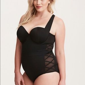 NWOT Torrid plus size mesh side one piece swimsuit